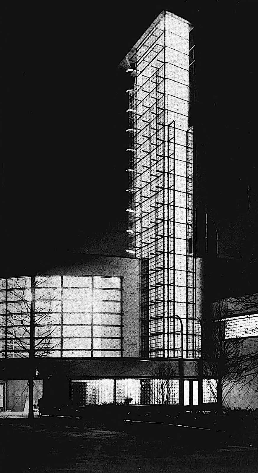 a glassblock tower at the 1939 New York World's Fair New York