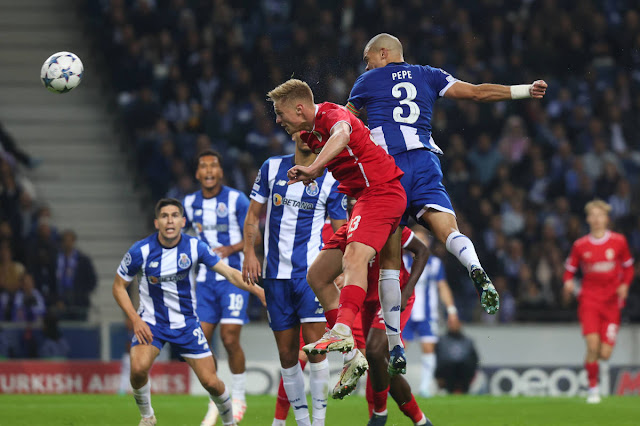 Pepe becomes oldest Champions League scorer in Porto win