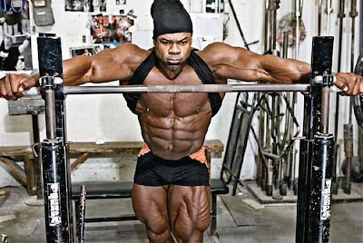 Amazing male and female bodybuilders Seen On www.coolpicturegallery.net