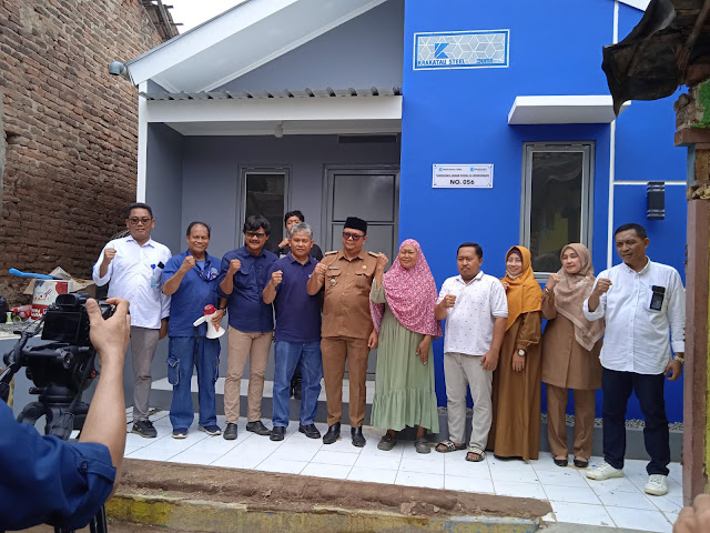 Program Bedah Rumah PT Krakatau Steel dan Group, PT KTI Serahkan Kunci Rumah Layak Huni