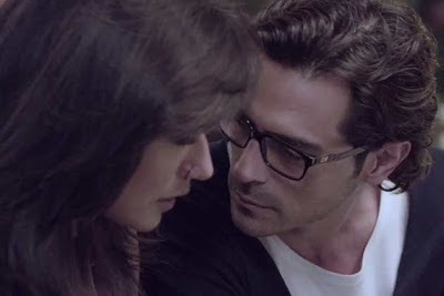 Arjun Rampal as Rahul Verma and Chitrangada Singh as Maya Luthra, getting cozy, Directed by Sudhir Mishra