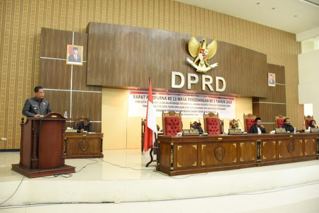 Ansar Daaly Jawab Pandangan Umum Fraksi-Fraksi DPRD Kota Tidore Kepulauan.lelemuku.com.jpg