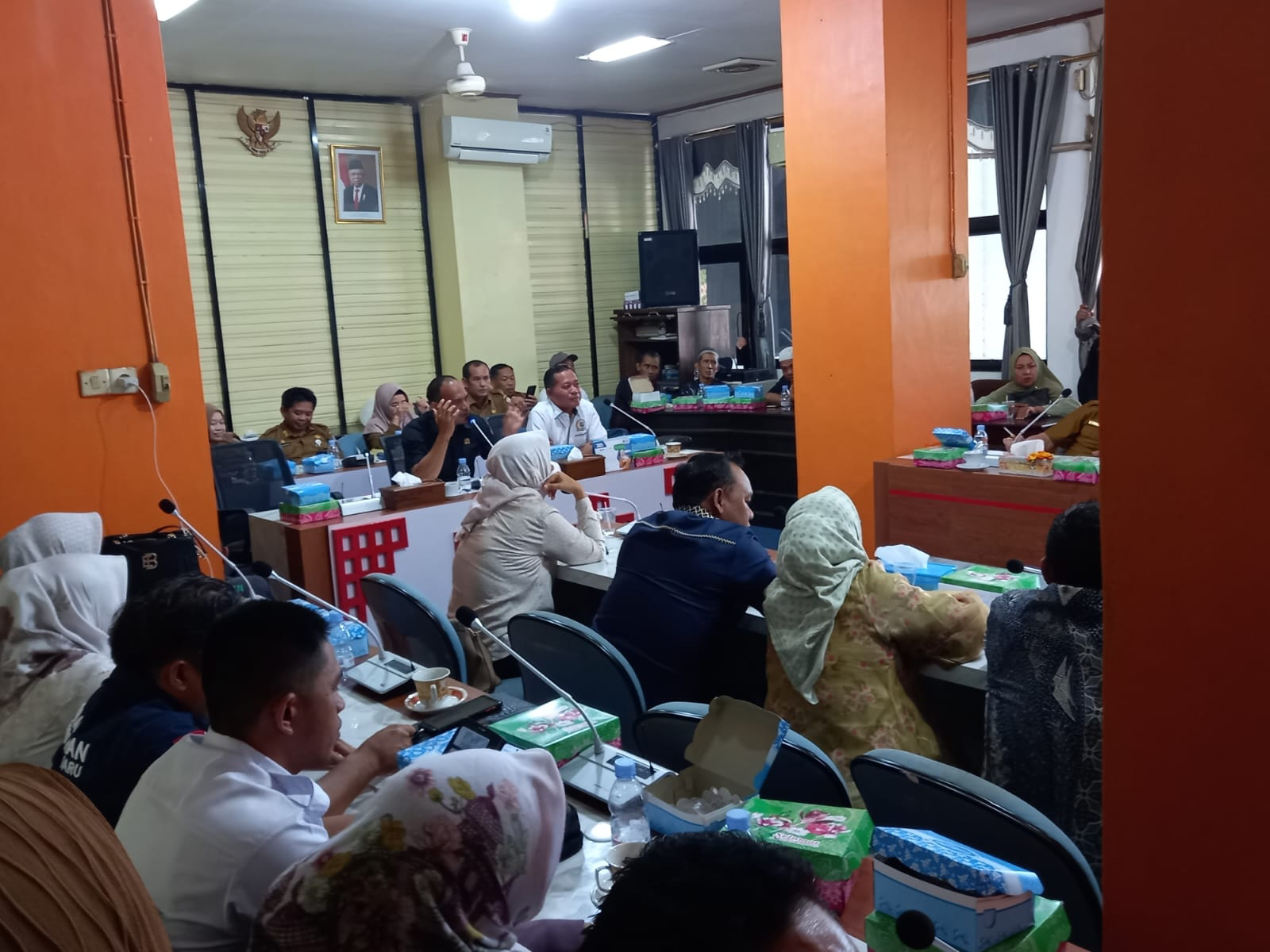 Datangi DPRD Kotabaru Para Pedagang Tolak Bazar Ramadhan Jualan Pakaian