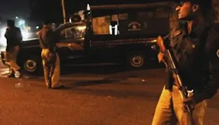 کراچی میں فائرنگ، ڈاکو عوام کے ہتھے چڑھ گئے، تشدد کے بعد پولیس کے حوالے