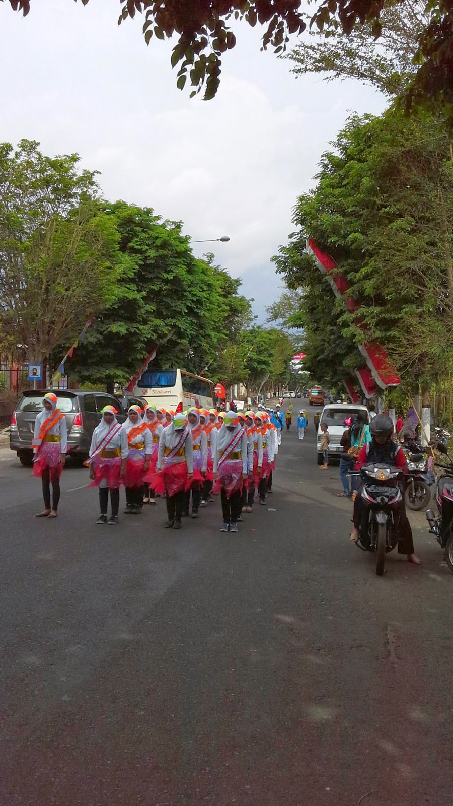 SMP Darush Sholihin Gerak  Hujan Jalan 