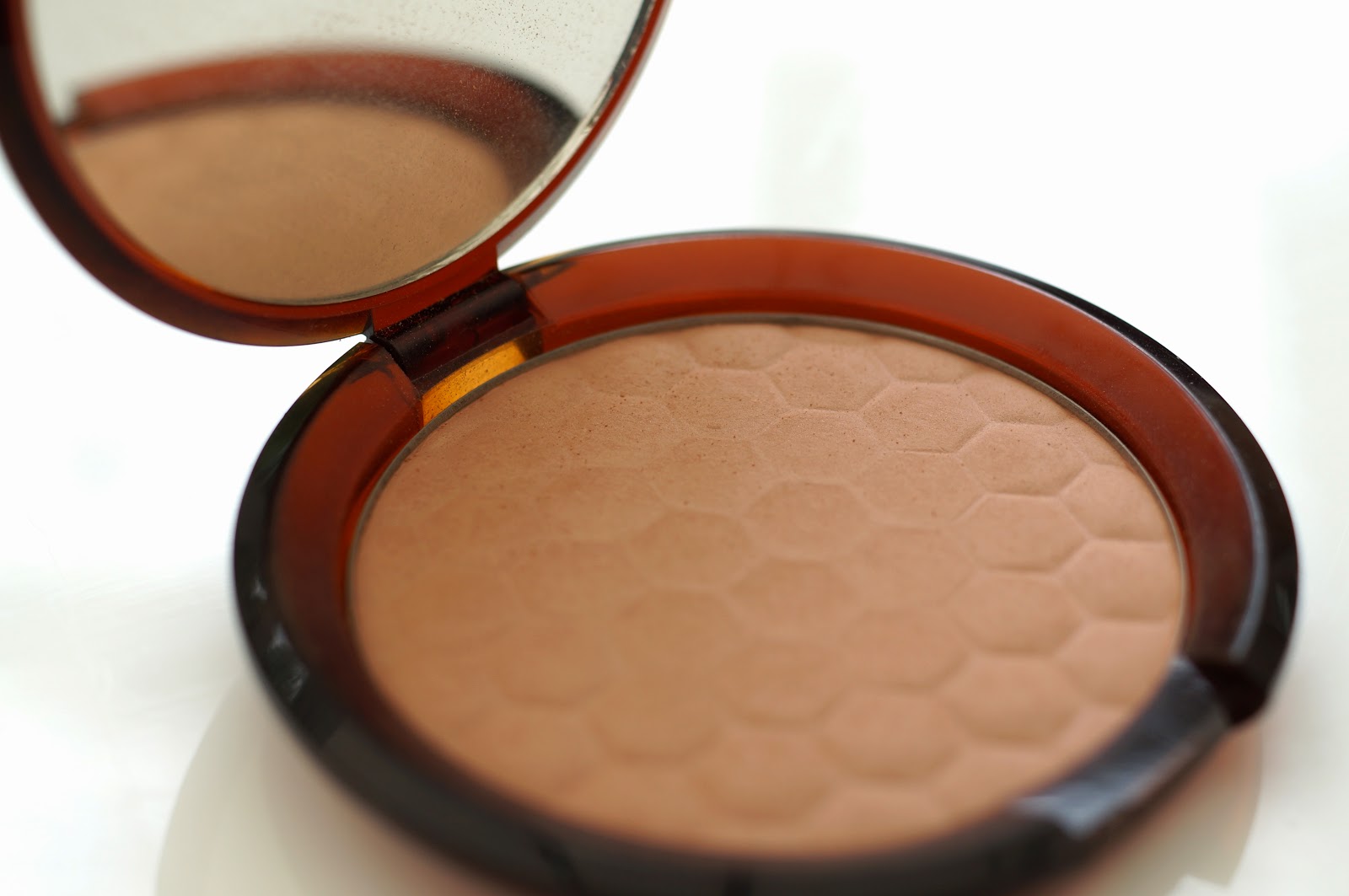 Honey Bronze Bronzing Powder The Body Shop