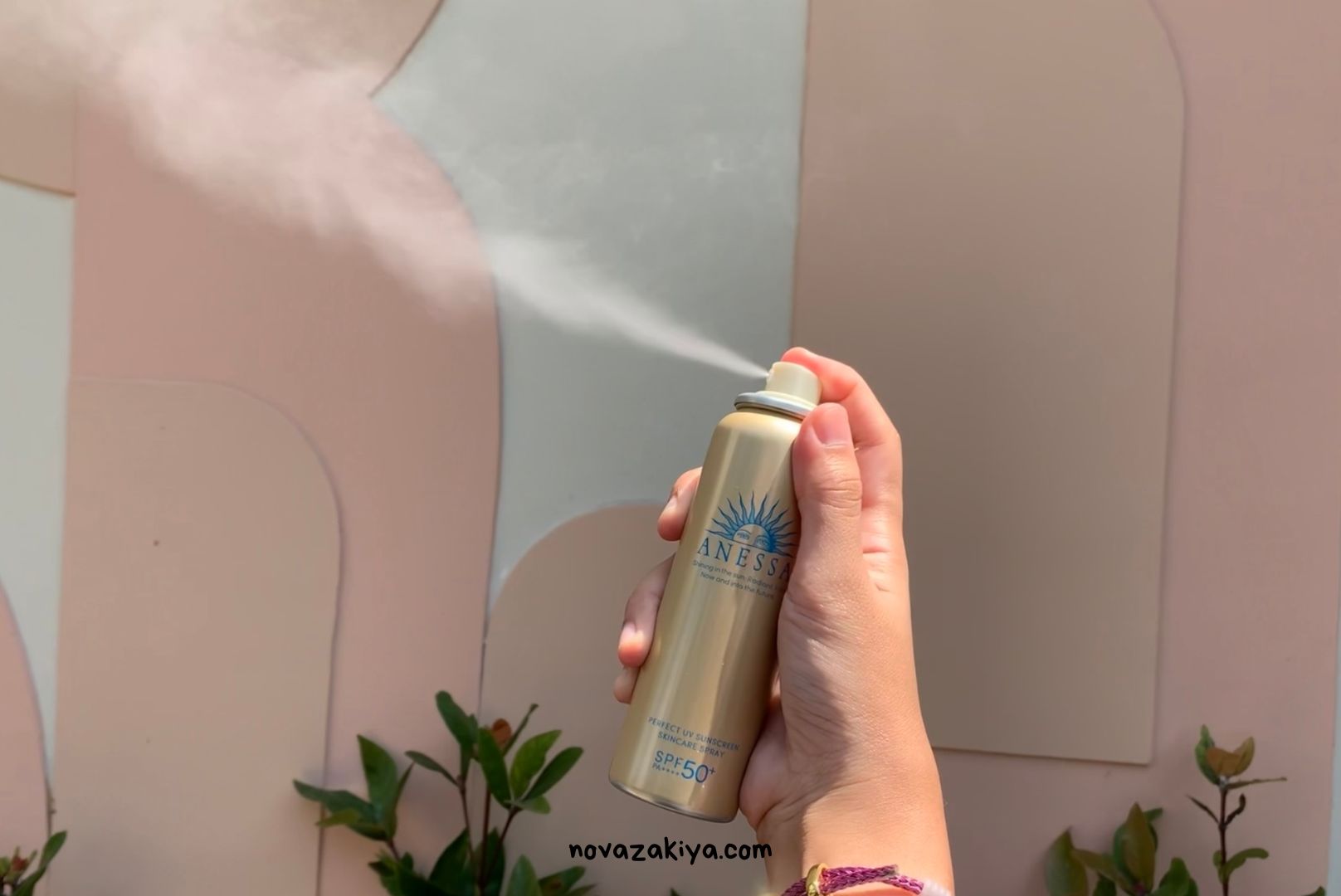 Review Anessa Perfect UV Skincare Spray saat dicoba | novazakiya.com