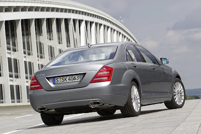 2012 Mercedes-Benz S350 BlueTEC 4MATIC at 2011 Detroit Auto Show