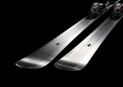 'Spada' skis and carbon poles by