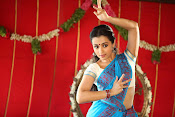 Yenthavaadu gaani movie photos-thumbnail-13