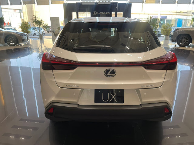 لكزس Lexus UX 2024 الجديدة كل ما تريد معرفته عنها استعراض شامل