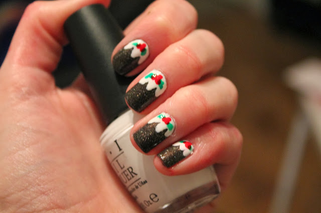 Christmas Nail Art - Brown Christmas Pudding Figgy