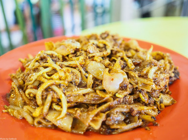 10 Must-try foods In Chinatown Singapore Under $6 Outram Park Fried Kway Teow Mee