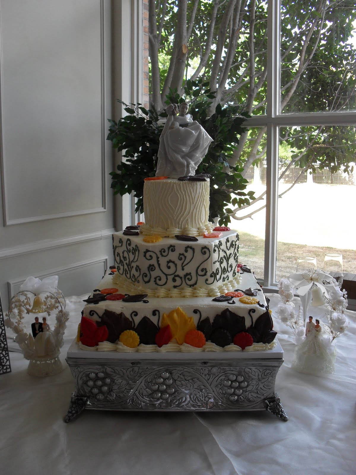 Autumn Wedding Cake with