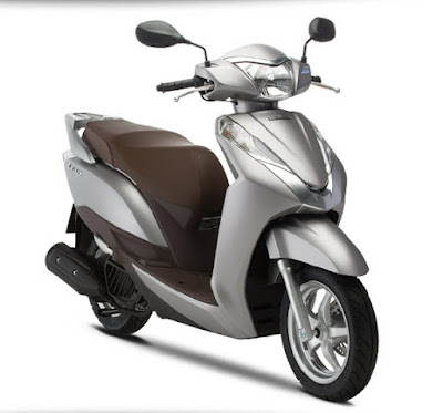 2016 Honda Lead 125 cc Scooter silver color Hd Photos