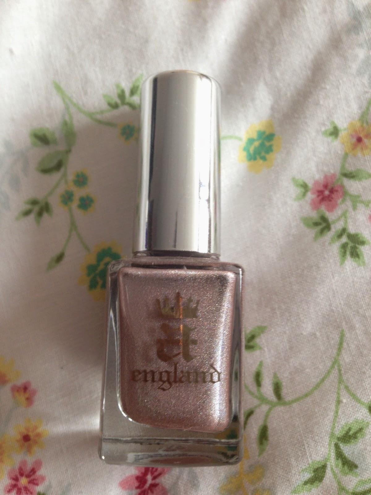 Vernis Her Rose Adagio de chez A england