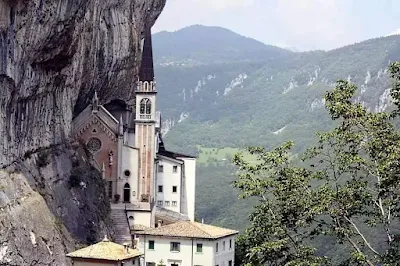 Madonna della Corona · Italien