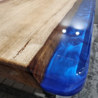 Resin table