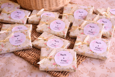 Bodas en tonos pastel jabones detalles de invitados