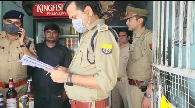 आबकारी और पुलिस की संयुक्त टीम द्वारा थाना बादलपुर अंतर्गत शराब की दुकानों पर किया गया औचक निरीक्षण।