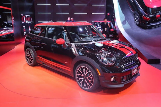 MINI Paceman John Cooper Works có giá 36.200 USD