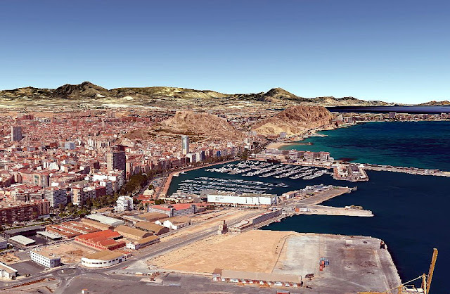 Vista del puerto de Alicante. Google Earth