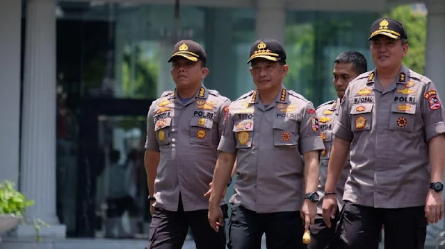 Kapolri Jenderal Tito Karnavian Merapat ke Istana, Jadi Menteri?