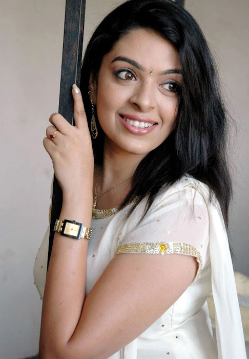 spicy radhika actress pics