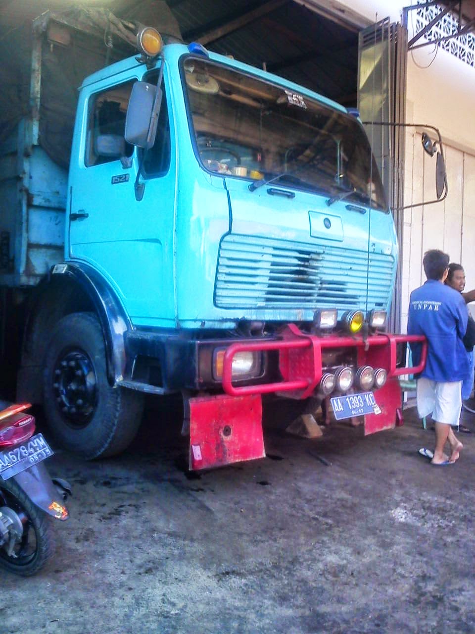 Truck Sumber Alam Express Kutoarjo Purworejo