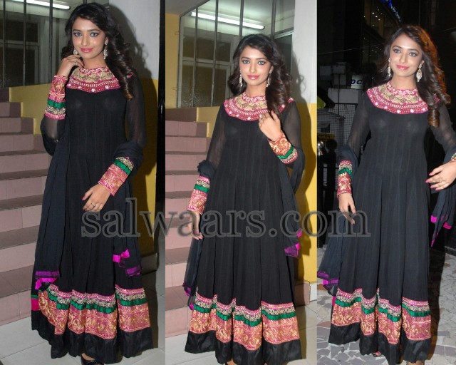 Jiya in Black Salwar Kameez