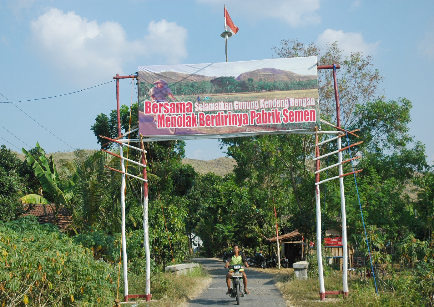  Gapura  Bambu 17 Agustus Sederhana Arina Bev