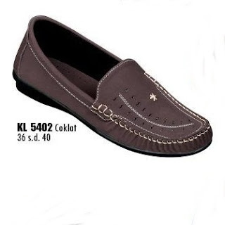 Jual sepatu casual wanita model terbaru 2012