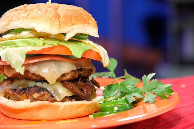 Hamburguesa Vegetal con Puré de Papas.