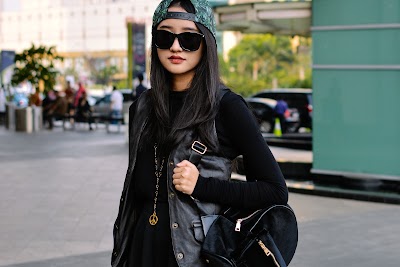 PEOPLE STYLEWATCH AT JAKARTA FASHION WEEK : MARGARETA @MARGARETAVANIA