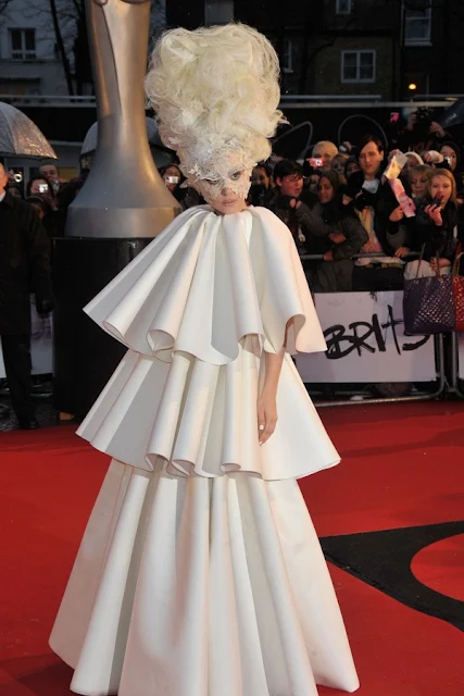 5 looks icônicos de Lady Gaga