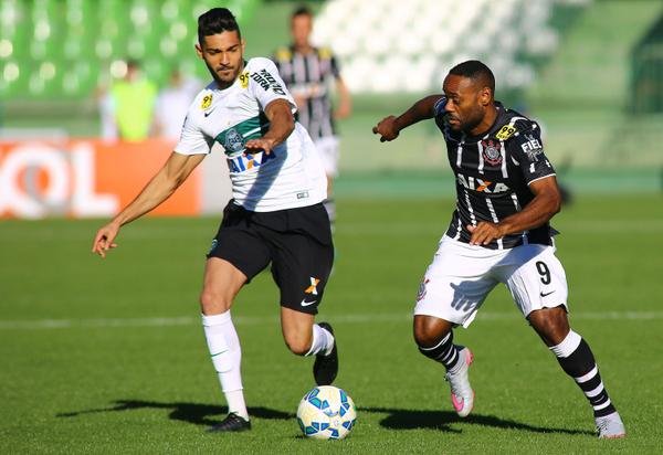 Coxa arranca empate no fim de jogo diante do Corinthians