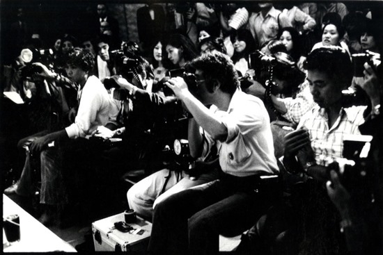 photographers press calvin klein runway collection japan 1979