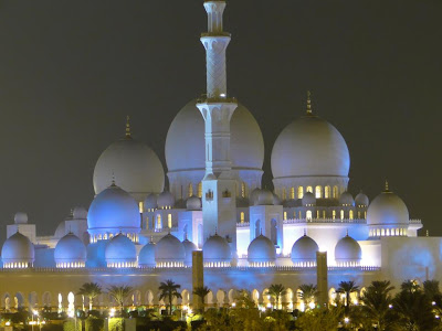 http://www.abudhabi-ofw.blogspot.com/2012/12/zayed-mosque.html