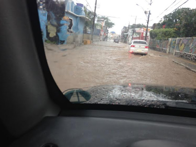 Situação da Rua Oswaldo Cruz nesta manhã de domingo 