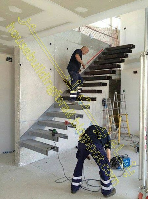 تثبيت درجات السلم الكابولي الى كمرة جانبية Fixing cantilever Staircase to a torsion side beam