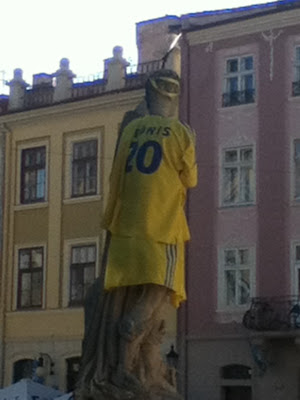 Lviv Statue in Ukraine shirt, Ukraine