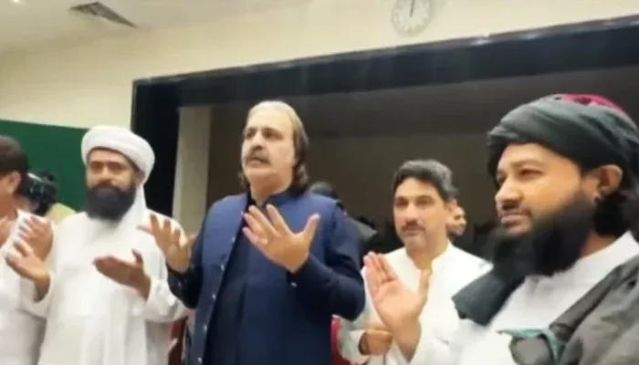 CM Gandapur 'alludes to' assembling KP Summit Advisory group after conference Bannu jirga