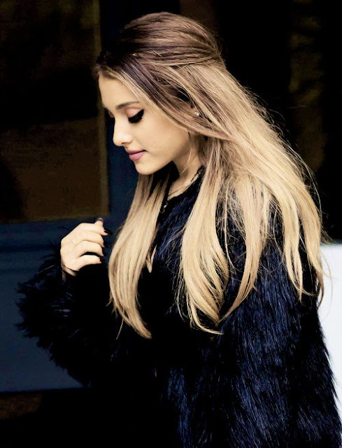 Ariana Grande Pics Download for iPhone