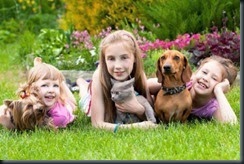 %2Fhypescience.com%2Fwp-content%2Fuploads%2F2015%2F05%2Fcriancas-animais-de-estimacao-irmaos-600x367