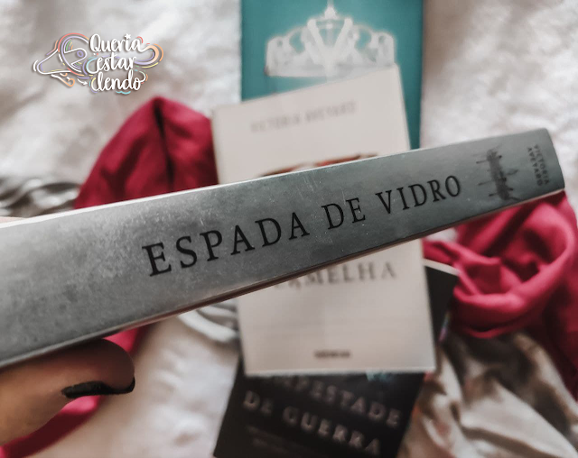 Resenha: Espada de Vidro - Victoria Aveyard