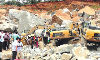 Earth embankment collapses in Laggala