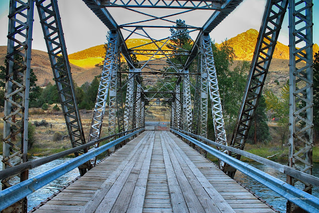 Salmon River Idaho geology field trip travel copyright RocDocTravel.com