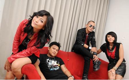 chua kotak band. chua kotak band