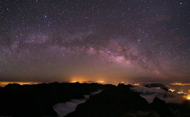 Dunia Di Malam Hari, Foto Oleh Tunc Tezel