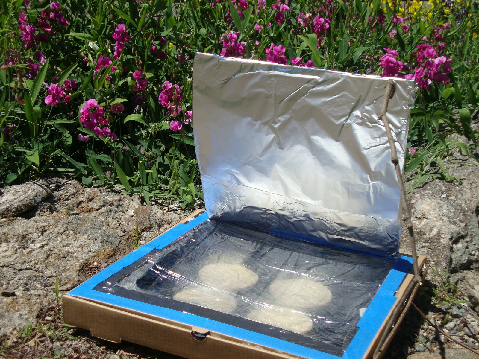 Make a Pizza Box Solar Oven
